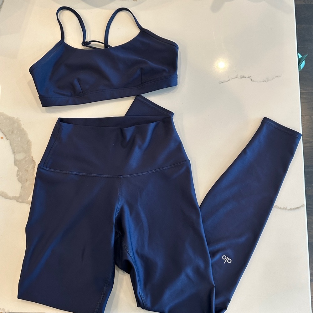Alo Yoga Airlift Legging and Bra set in Navy Blue Size Small